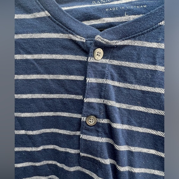 Bundle of two Banana Republic blue and white size large casual shirts - Picture 5 of 7